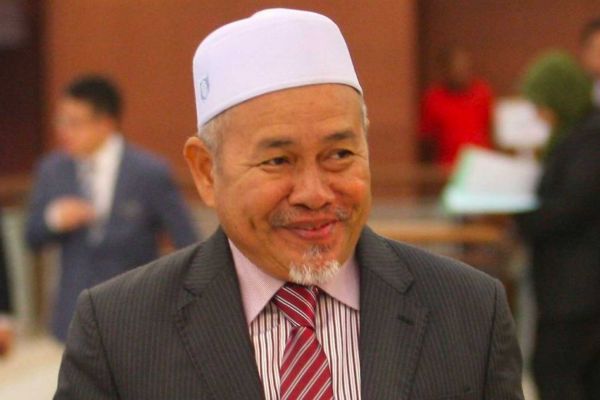 Tuan Ibrahim Tuan Man Kubang Kerian MP